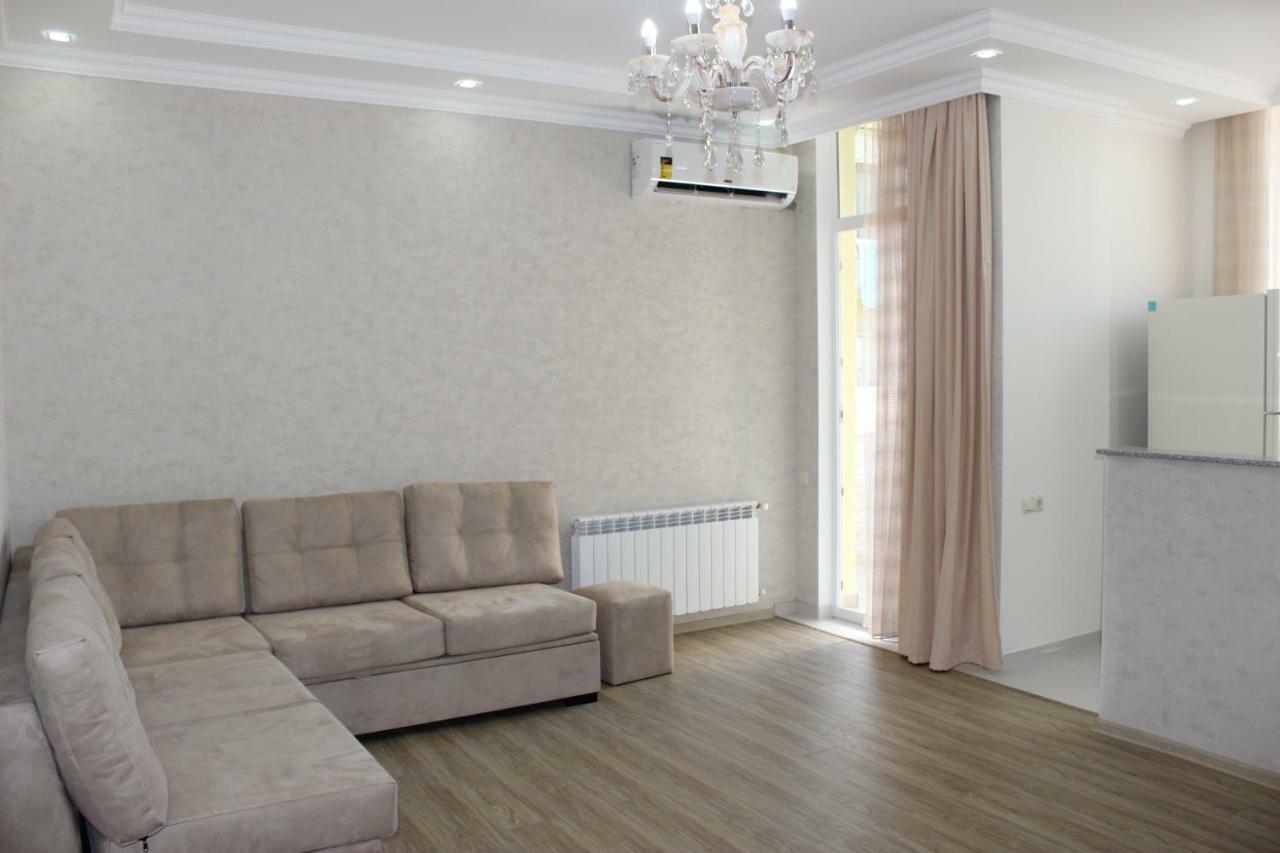 5 Apartment In One Boulding - Near Stadium Batumi Exterior photo